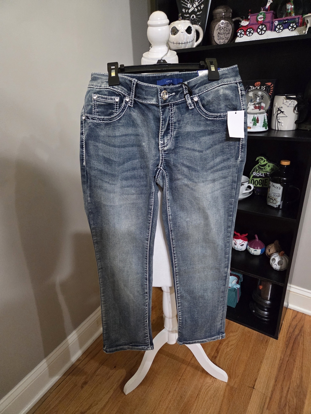 Apt. 9 Faded Blue Distressed Capri Jeans